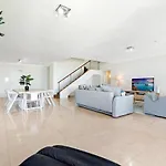 Golden Gate 2 Storey Penthouse With Pool - We Accommodate